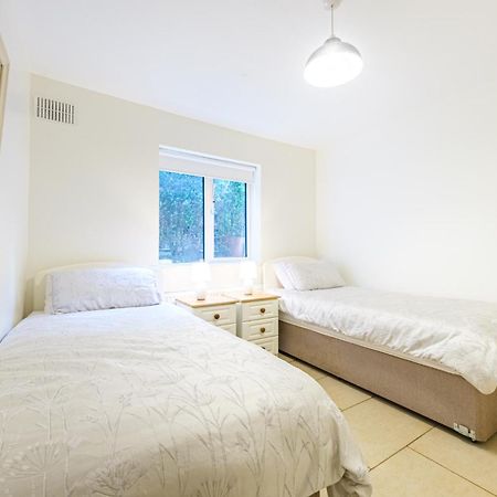33A Steepleview Appartement Trim Buitenkant foto