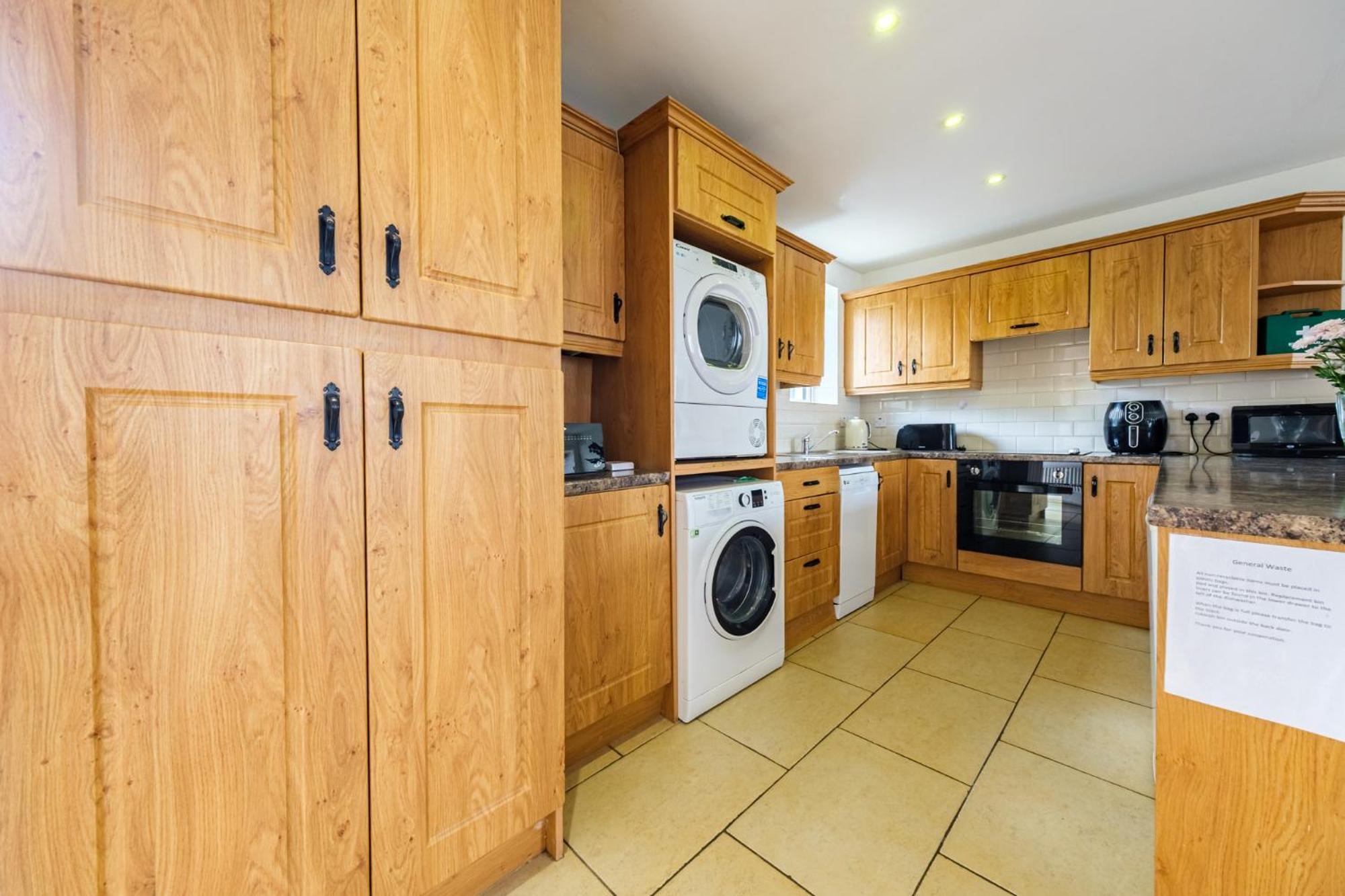 33A Steepleview Appartement Trim Buitenkant foto